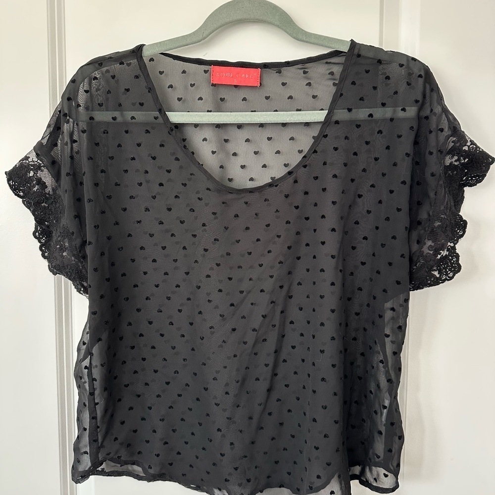 Soul Cake Short sleeve Heart Print Lace Sleeve Top